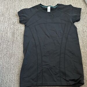 Black Short Sleeve Athletic Top